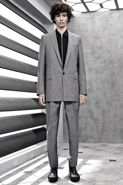 Look 10